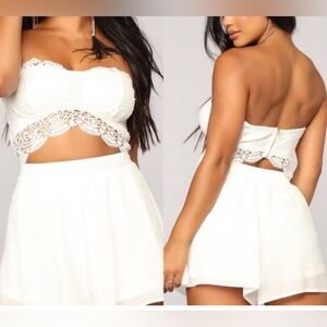 Iris Basic  White Lace Romper  Size Small‎